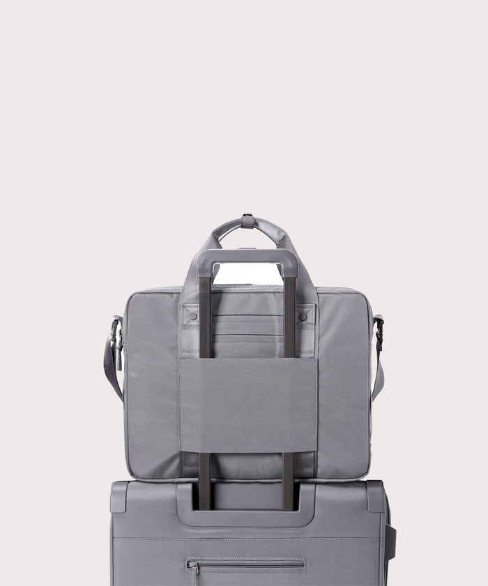 Berlin Travel Brief in Ash