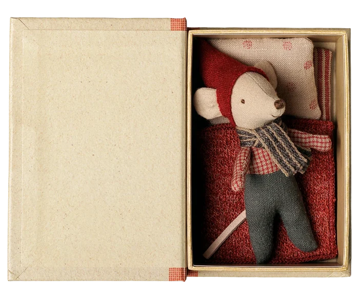 Christmas Mouse, Baby in Book