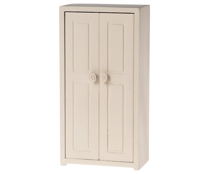 Cream Closet, Mouse