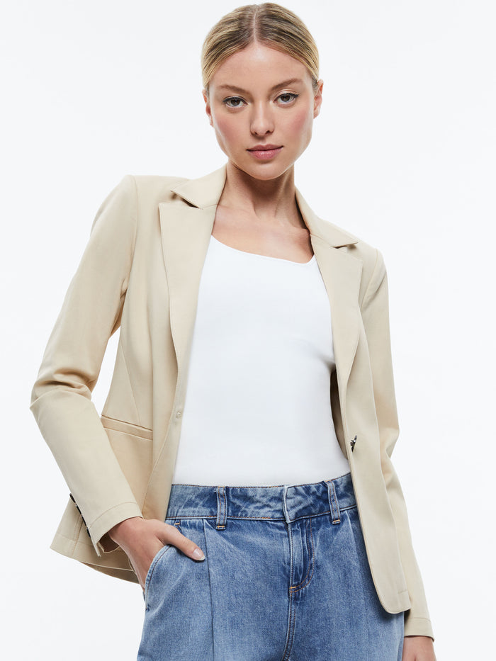 MACEY CHINO FITTED NOTCH COLLAR BLAZER - LATTE