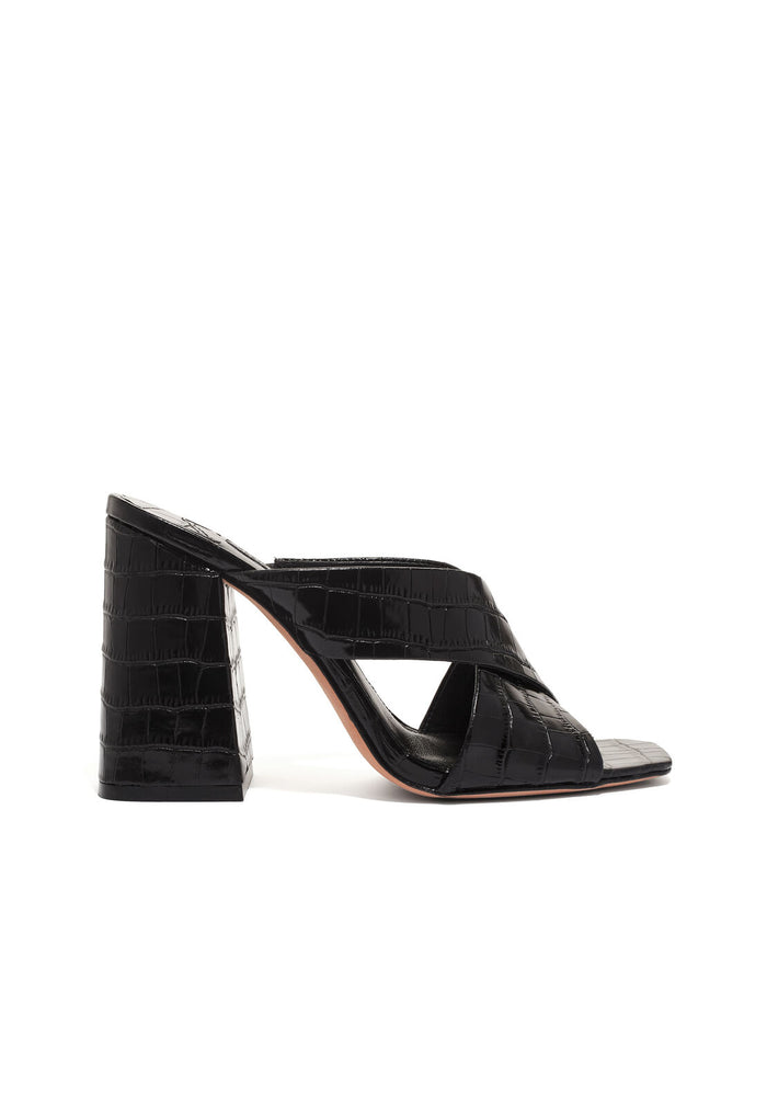 PEGGIE - BLACK