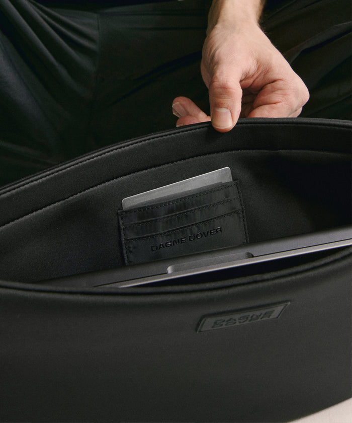 Reid Computer Sling in Onyx, 16-inch