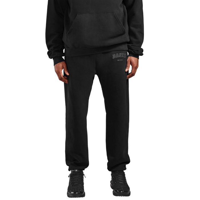 NoPDP - hover Jenry is 6’0 wearing size L sweatpants.