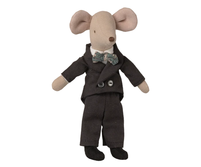 Wedding Suit, Dad Mouse